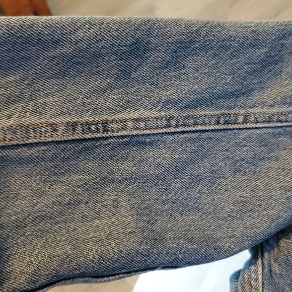LEVI WOMENS SMALL LIGHT WASH DENIM JACKET - Picture 9 of 11